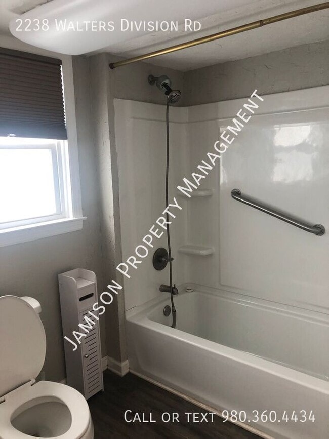 Building Photo - 2238 Walters Division Rd