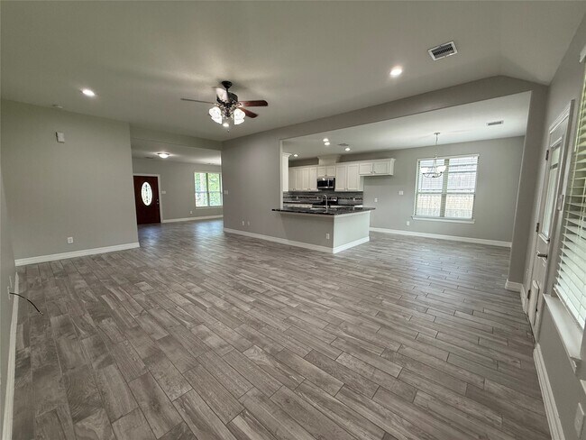 Building Photo - 1555 Primrose St