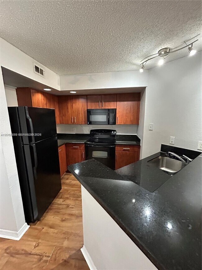 Building Photo - 701 Vista Isles Dr