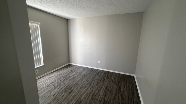 Building Photo - NICE HOME