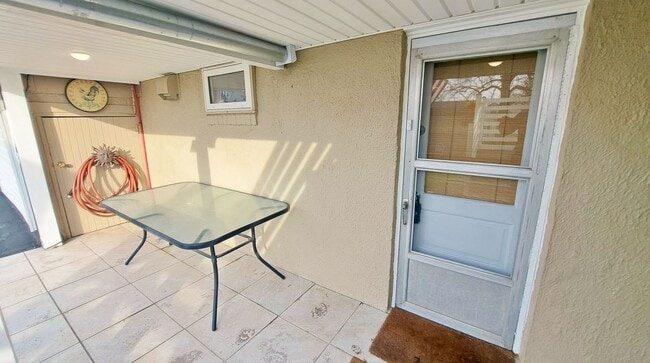 Building Photo - 1 Bed / 1 Bath Apartment