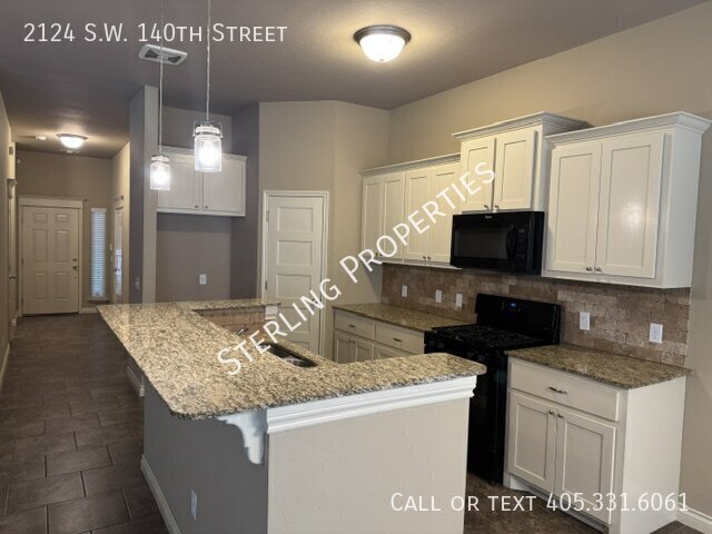 Building Photo - 2124 SW 140th St