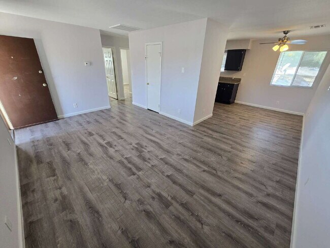 Building Photo - 4360 Twin View Cir