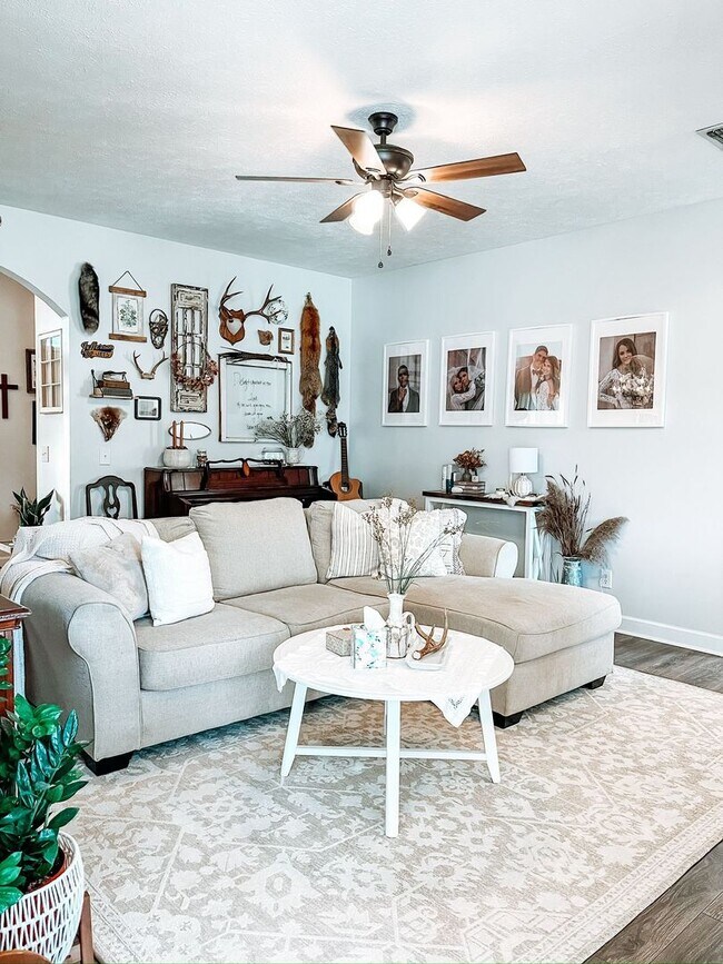 Building Photo - Charming Columbus Home with Fireplace, Natural Light & Outdoor Space