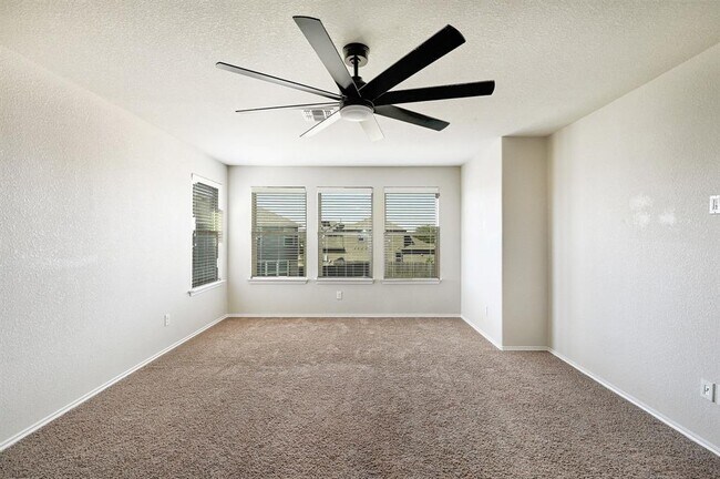Building Photo - 7904 Gato Ln