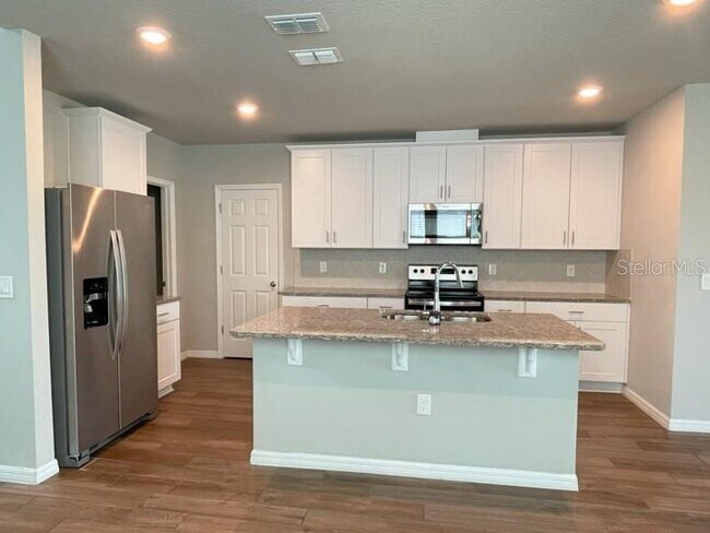 Building Photo - 5273 Sanders Oak Trl