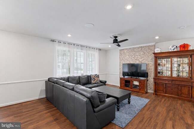 Building Photo - 7810 Bexley Ln
