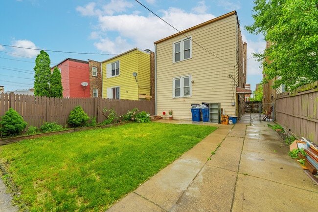 Building Photo - 2104 S 49th Ave