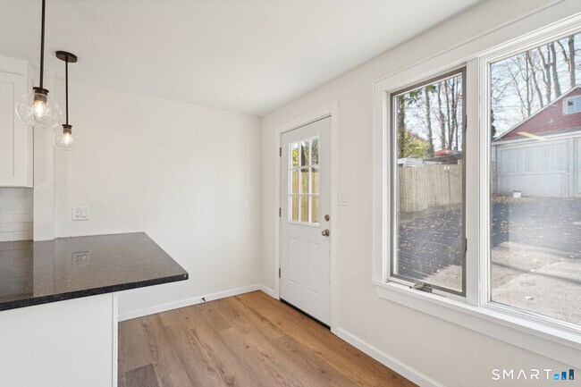 Building Photo - 21 Soundview Ave