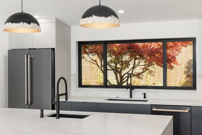 Building Photo - 4148 Boulevard Pl