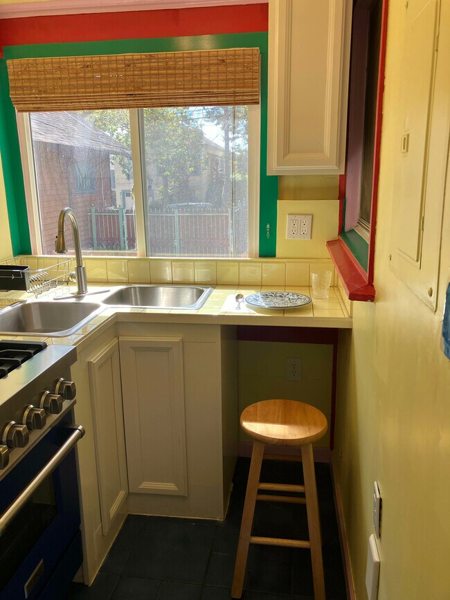 Building Photo - 2909 King St