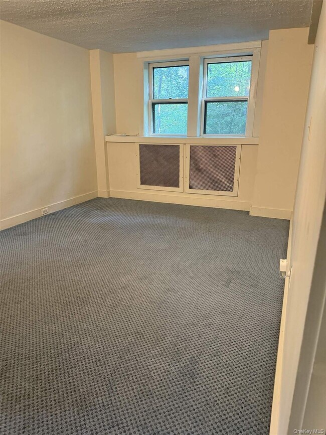 Building Photo - 50 NY-343