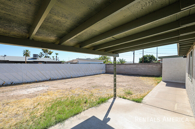 Building Photo - 443 N Cholla