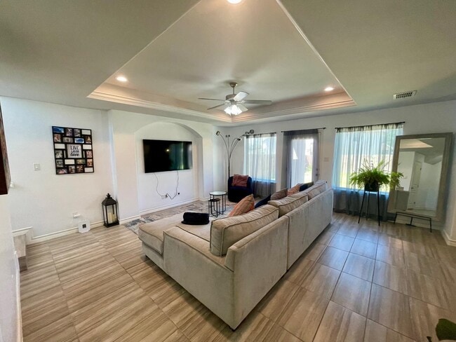 Building Photo - 1918 Aransas Pass Dr