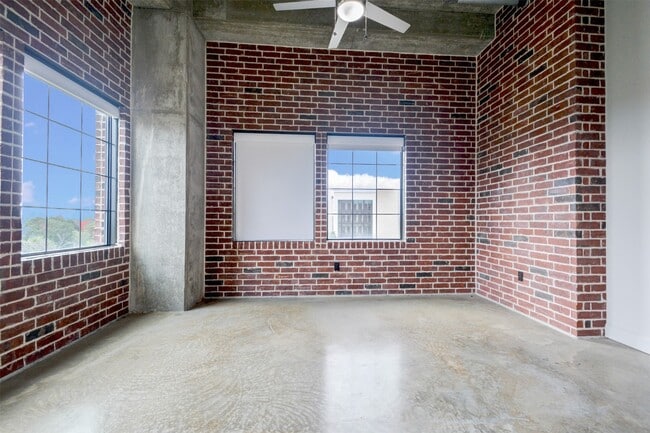 Building Photo - 1111 Studewood St