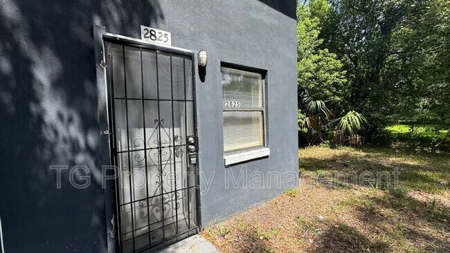 Building Photo - 2825 Moncrief Rd