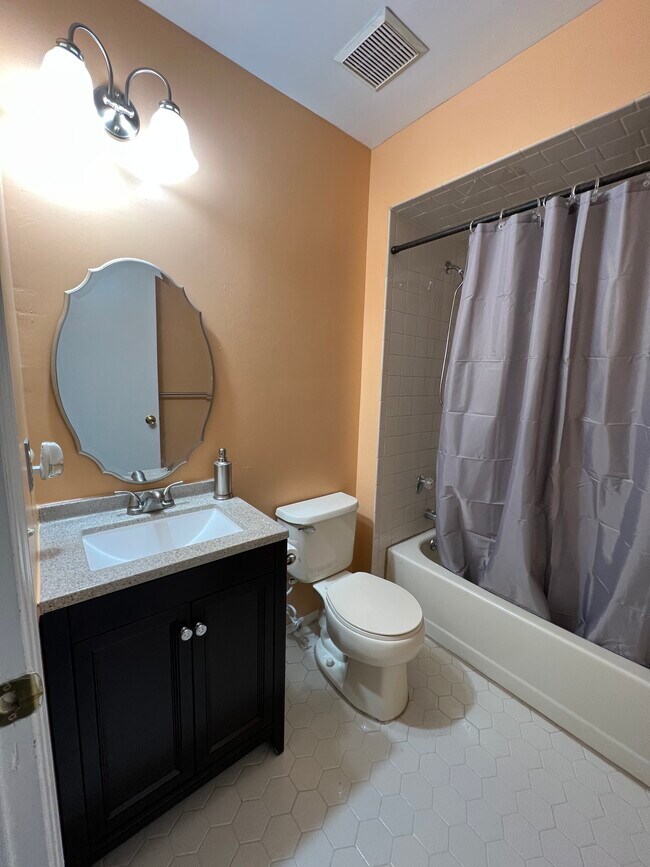 Building Photo - 36 Catawba Ct