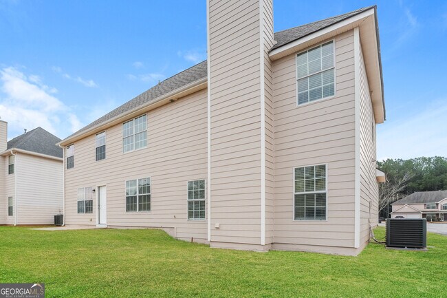 Building Photo - 15 Emerson Trail