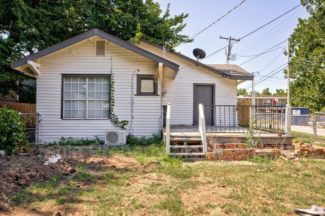 Primary Photo - 125 NW 27th St