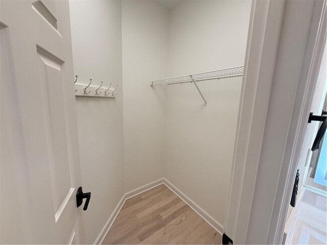 Building Photo - 1570 Briergate Dr