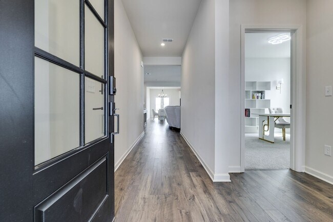 Building Photo - 945 Pleasant Ridge Run