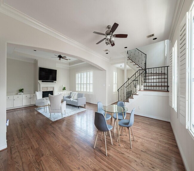 Building Photo - 5630 Winsome Ln