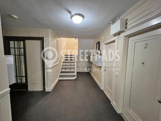 Building Photo - 2 bedroom in Boston MA 02135