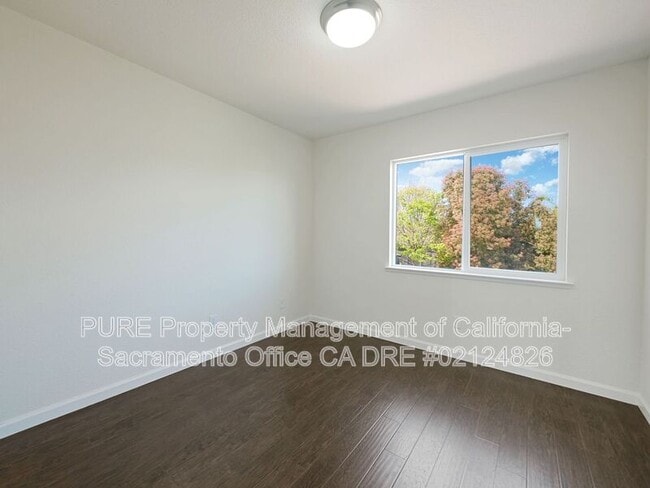 Building Photo - 2011 Misty Meadow Dr