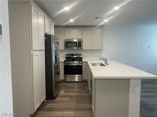 Building Photo - 10714 Burton Grove Ave