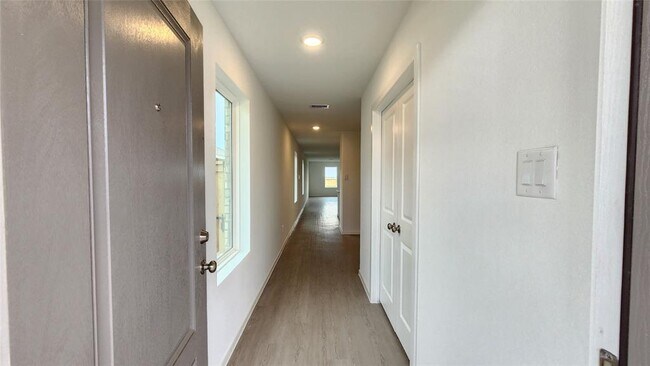 Building Photo - 29015 Rustic Windmill Wy