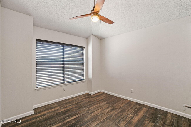 Building Photo - 6753 Parque Del Sol Dr