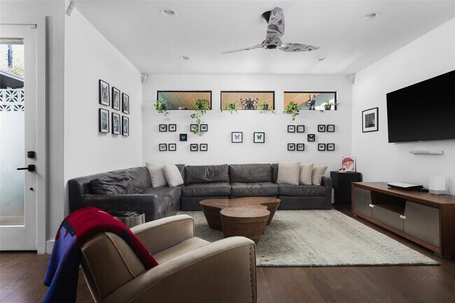 Building Photo - 4420 Mt Vernon Dr