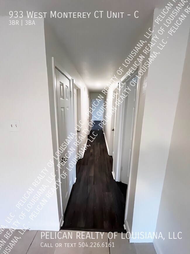 Building Photo - 933 Monterey Ct S