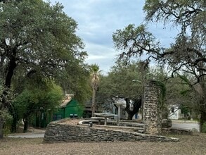 Building Photo - 715 Oscar Smith St