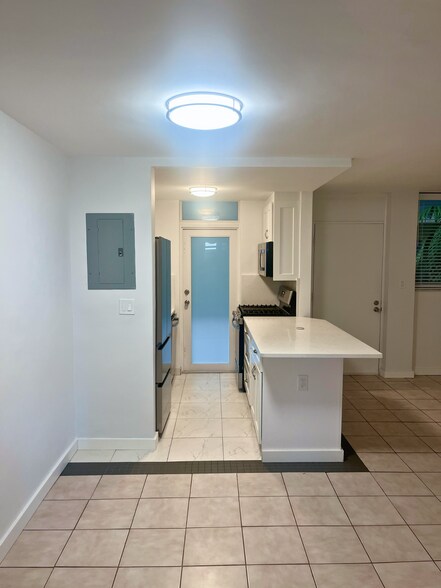 Kitchen door leads to fire exit - 921 Jefferson Ave