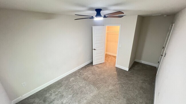 Building Photo - Beautiful Harmony Central Water Front Home AVAILABLE NOW!