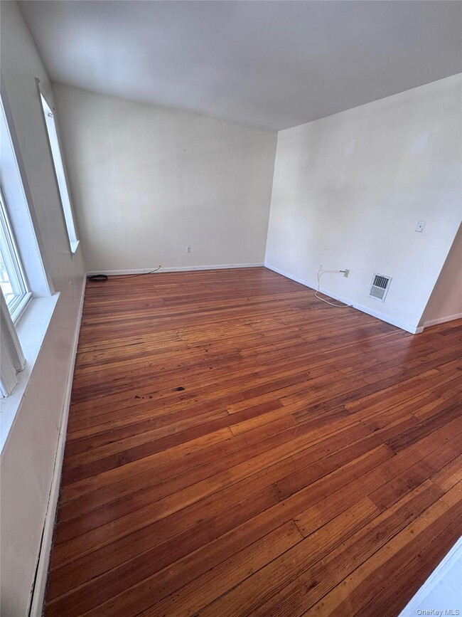 Building Photo - 4 Gray St