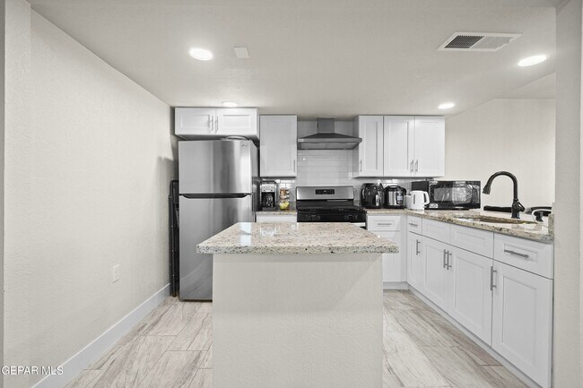 Building Photo - 10628 Springwood Dr