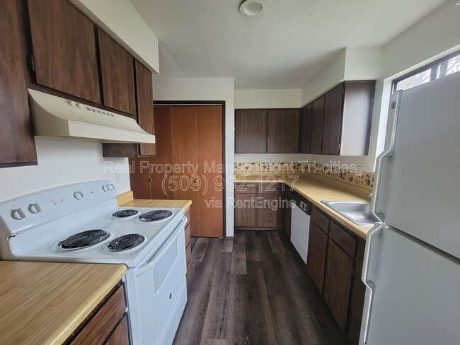 Building Photo - 1102 S Olympia Pl