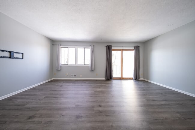 Building Photo - 7677 Whitney Dr