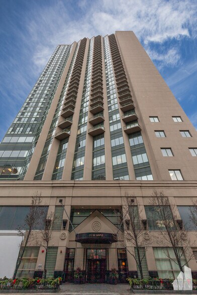 Building Photo - 111 W Maple St