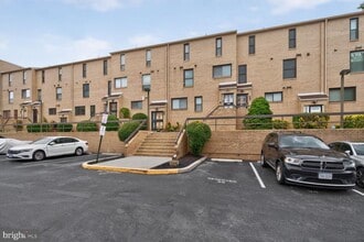 Building Photo - 2747 31st Pl NE