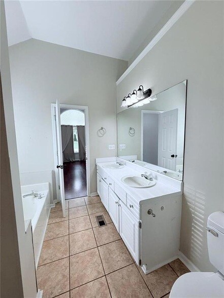 Building Photo - 154 Camden Woods Dr