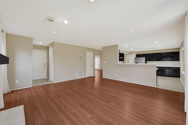 Building Photo - 3510 Honey Creek Dr