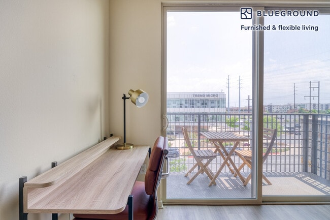 Building Photo - 3001 Esperanza Crossing