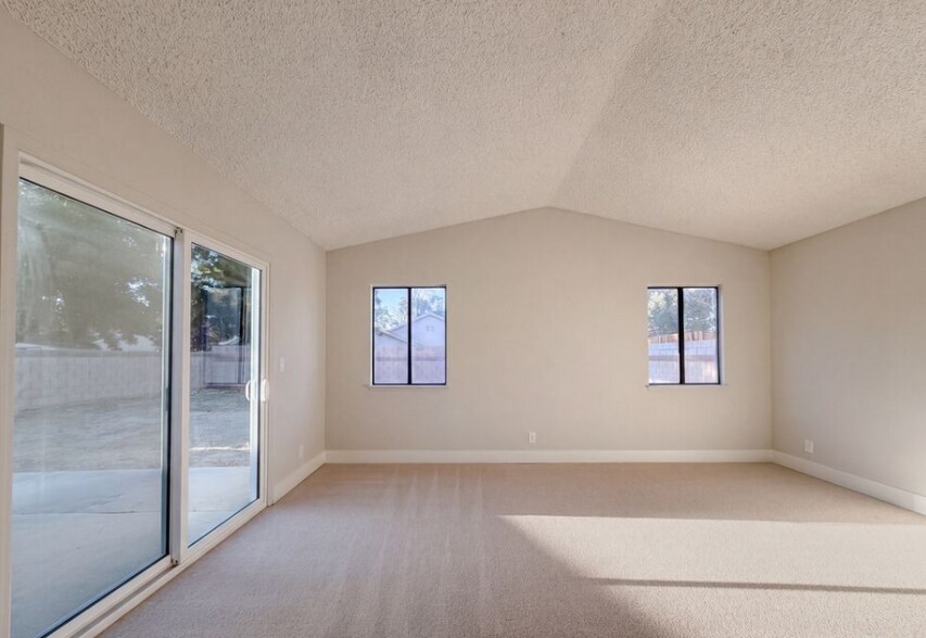 Building Photo - 2553 E Ave J 4