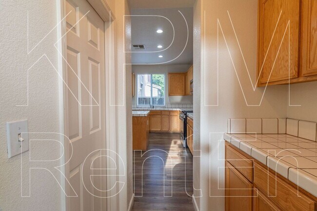 Building Photo - 3807 Spring Meadow Ln
