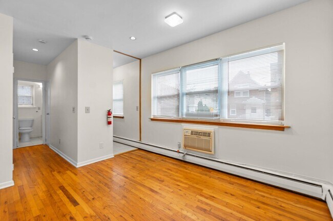 Building Photo - 239 Crescent Ln