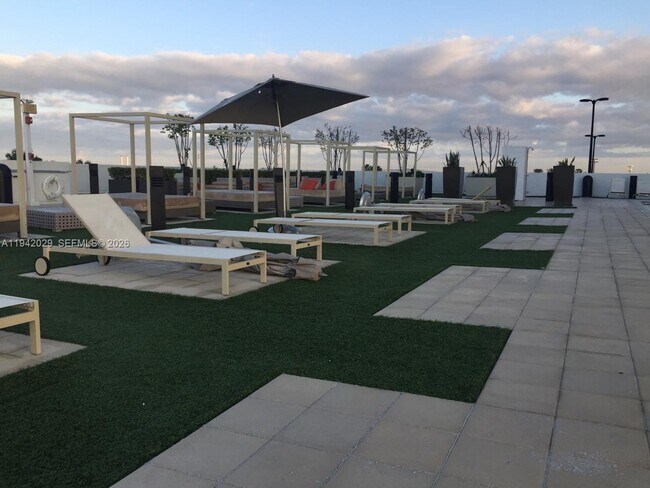 Building Photo - 5252 NW 85th Ave