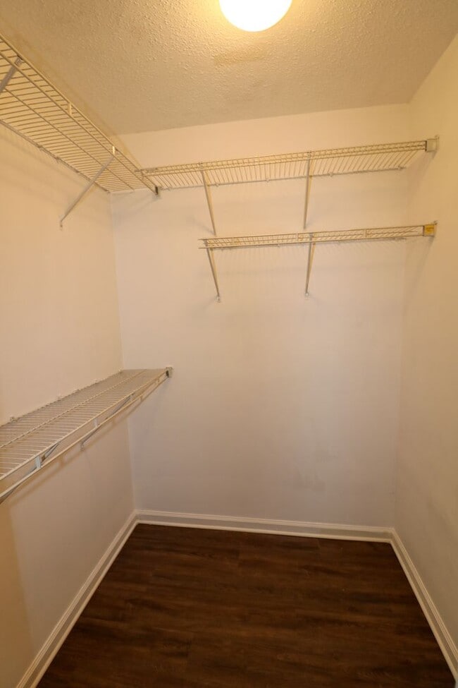 Building Photo - THIS IS A TRIPLEX GROUND FLOOR UNIT IN LINCOLN